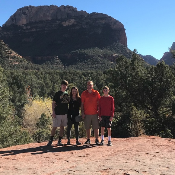 Meet your Posher, Melissa - Picture 3 of 7